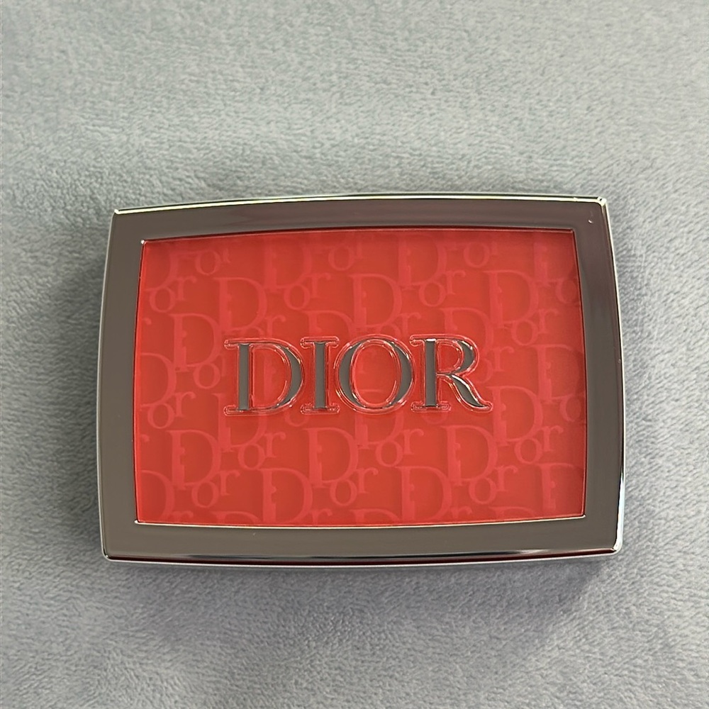 🎨 DIOR | ROSY GLOW POWDER BLUSH - Picture 3 of 9